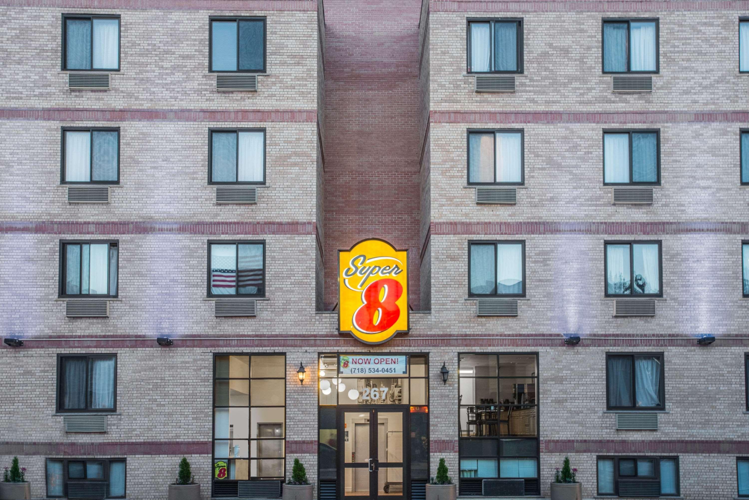 Super 8 By Wyndham Brooklyn / Park Slope Hotel New York Eksteriør billede