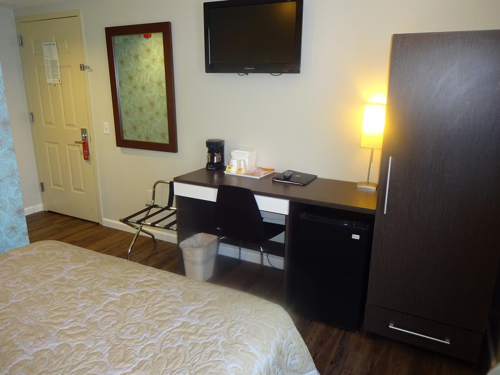 Super 8 By Wyndham Brooklyn / Park Slope Hotel New York Eksteriør billede